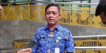 Kabupaten Bekasi akan kembali melanjutkan pembangunan Jembatan Pantai Bakti, Kecamatan Muaragembong setelah sempat terhenti sekitar 6 tahun. Jembatan yang menghubungkan Desa Pantai Bakti dan Desa Pantai Mekar ini sempat dibangun pada tahun 2017 lalu dengan menggunakan APBD Kabupaten Bekasi sebesar Rp 16 miliar.