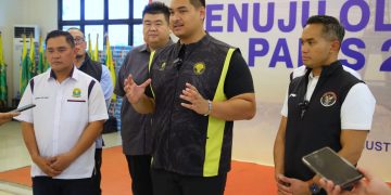 Menteri Pemuda dan Olahraga Republik Indonesia (Menpora RI) Dito Ariotedjo ingin tim bulu tangkis mampu berkontribusi di Olimpiade Paris 2024. Diharap mereka nantinya bisa meraih medali emas diajang olahraga internasional empat tahunan itu.(foto:herry/kemenpora.go.id)