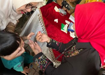 Warga Kota Bandung menyambut baik pemberian vitamin A kepada para balita bahkan Baduta (bayi di bawah 2 tahun). Pemberian vitamin A ini sebagai upaya penggencaran pemberian vitamin bagi anak. Saat ini, pembagian diawali di kelurahan Lingkar Selatan Kecamatan Lengkong. Terdapat 18 anak terdiri dari 14 baduta dan 4 balita yang diberikan vitamin A.