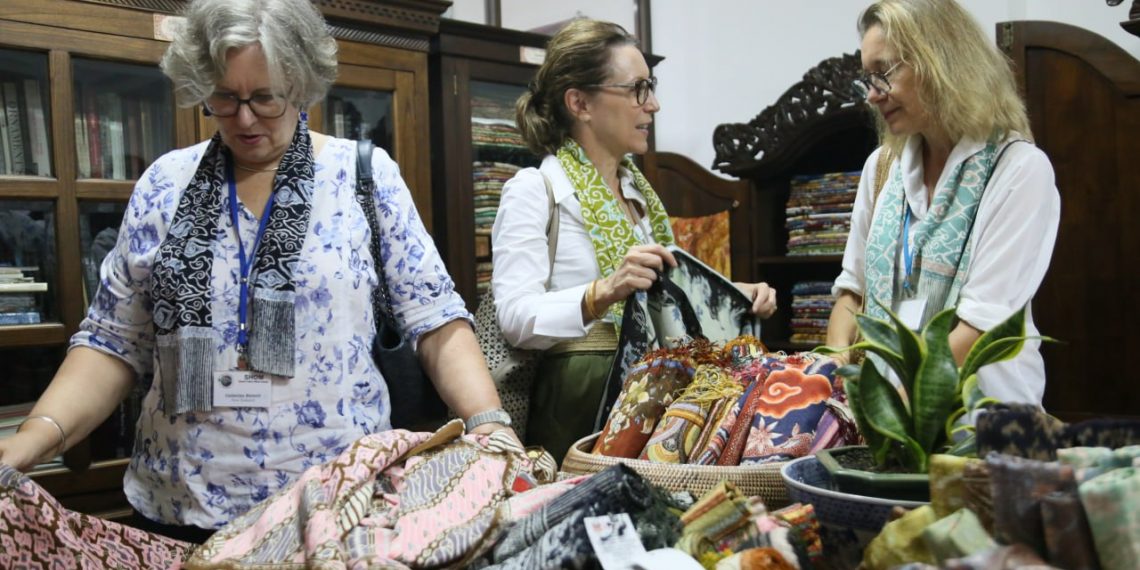 Batik komar UKM Kota Bandung