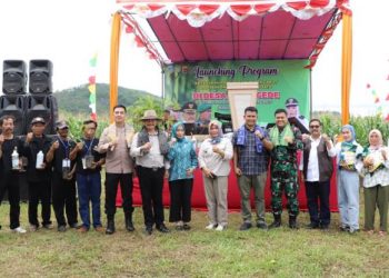Penjabat (Pj) Garut, Barnas Adjidin, menghadiri Pembukaan Program Ketahanan Pangan dan Pengembangan Desa Wisata di Desa Tegalgede, Kecamatan Pakenjeng, Kabupaten Garut, Rabu (6/3/2024).