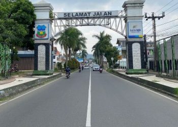 Pemerintah Kabupaten Garut telah meluncurkan Gerakan Kamis-Jumat Bersih sebagai bagian dari upaya menuju Garut Zero Waste.