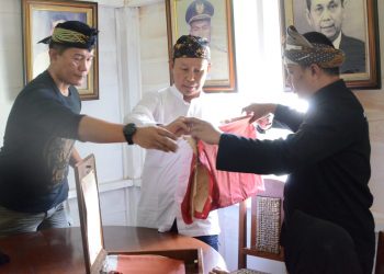 Pj Bupati bersama jajaran Pemkab Bogor lakukan kunjungan langsung ke eks Kantor Bupati Bogor Pertama Masa Revolusi yang berlokasi di Desa Malasari Kecamatan Nanggung Kabupaten Bogor, Jumat (29/3/24).