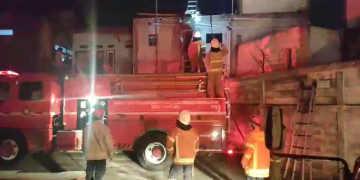 Kebakaran timpa rumah warga di Lio Selatan Cipadung Kota Bandung Sabtu (30/3/2024) sekitar pukul 18.30.