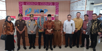 Menteri Pendayagunaan Aparatur Negara dan Reformasi Birokrasi Abdullah Azwar Anas melakukan inspeksi mendadak ke Mal Pelayanan Publik (MPP) Kabupaten Cirebon, Senin (4/3/2024).