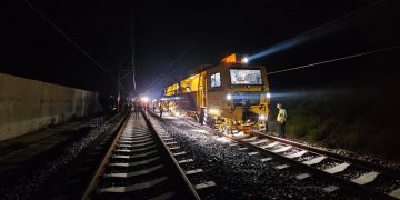 KCIC pastikan prasarana Kereta Cepat Whoosh siap layani Angkutan Lebaran 2024. Pemeriksaan dan perawatan prasarana Whoosh seperti jalur kereta, jaringan listrik aliran atas, peralatan persinyalan & telekomunikasi, dan sound barier terus dilakukan secara intensif untuk memastikan seluruhnya dalam kondisi yang andal.