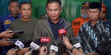 Penjabat Gubernur Jawa Barat Bey Machmudin menuturkan, warga yang bertempat tinggal terdekat dengan kawasan gudang amunisi milik Kodam Jaya, Desa Ciangsana, Kecamatan Gunung Putri, Kabupaten Bogor, sudah dievakuasi ke tempat aman.