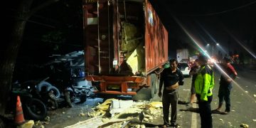 Tabrakan truk di Jalan Palimanan Kota Cirebon