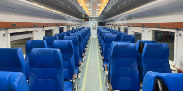 Kereta Ekonomi New Generation resmi dioperasikan oleh PT Kereta Api Indonesia (Persero). Kereta Ekonomi New Generation pada KA (106) Gaya Baru Malam Selatan relasi Pasar Senen – Surabaya Gubeng mulai 14 Maret 2024. KA (105) Gaya Baru Malam Selatan relasi Surabaya Gubeng – Pasar Senen mulai 15 Maret 2024.