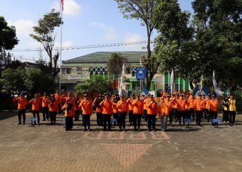 Pj Bupati Garut pimpin apel pagi di Halaman Kantor Badan Penanggulangan Bencana Daerah (BPBD) Garut Kamis (28/3/2024). Dalam arahannya, Penjabat Bupati Garut, Barnas Adjidin, menyatakan Kabupaten Garut sebagai salah satu daerah dengan potensi bencana tinggi.