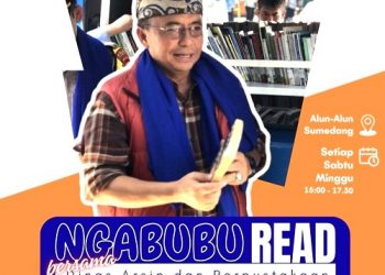 Dinas Arsip dan Perpustakaan (Disarpus) Kabupaten Sumedang meluncurkan program Ngabuburead di sekitaran Alun alun Sumedang.
