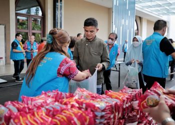 Masyarakat Tionghoa Peduli berkolaborasi dengan Pemkot Bandung menggelar Bazzar Murah Ramadan di Sudirman Grand Ballroom, Senin 18 Maret 2024. Lokasi ini merupakan salah satu dari 10 titik yang digelar acara serupa oleh komunitas ini.