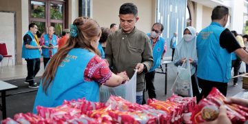 Masyarakat Tionghoa Peduli berkolaborasi dengan Pemkot Bandung menggelar Bazzar Murah Ramadan di Sudirman Grand Ballroom, Senin 18 Maret 2024. Lokasi ini merupakan salah satu dari 10 titik yang digelar acara serupa oleh komunitas ini.