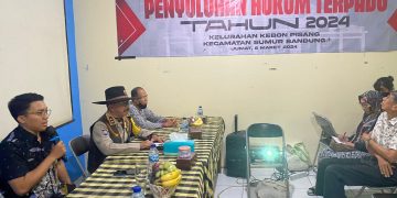 Dalam rangka meningkatkan kesadaran hukum masyarakat demi terwujudnya kondisi Keluarga atau Kelurahan Sadar Hukum (Kadarkum), Pemerintah Kota (Pemkot) Bandung menggelar kegiatan Penyuluhan Hukum Terpadu (Luhkumdu) di sejumlah kelurahan.