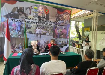 Sebanyak 19 orang yang terjaring razia menjalani sidang tindak pidana ringan (Tipiring) di Kantor Kecamatan Panyileukan pada Rabu,6 Maret 2024.