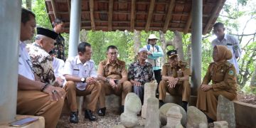 Sebanyak 15 obyek sejarah di Kuningan masuk kandidat cagar budaya, menurut situs Pemkab Kuningan.