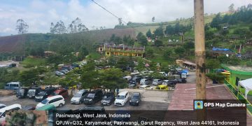 Obyek wisata Darajat Pasirwangi Garut masih dikunjungi wisatawan Senin (15/4/2024).