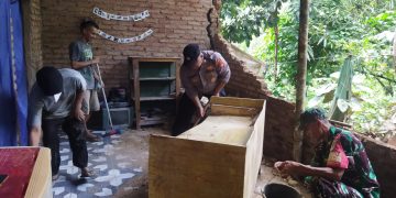 Gempa Garut rusak rumah warga Dusun Hayawang RT 003 RT Rt 013 Desa Winduraja Kecamatan Kawali Kabupaten Ciamis Provinsi Jawa Barat.