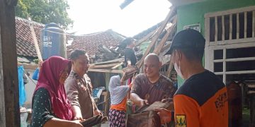Gempa Garut M 6.5 rusak rumah warga di Simpenan Kabupaten Sukabumi.