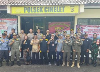 Kapolda Jabar kunjungi Polsek Cikelet Polres Garut Kamis (4/4/2024) dalam rangka kesiapan Operasi Ketupat Lodaya 2024. Kunjungan Kapolda Jabar Irjen. Pol. Akhmad Wiyagus itu juga sekaligus pengecekan kesiapan jalur lintas selatan Jawa Barat memasuki arus mudik dan arus balik Lebaran 2024.
