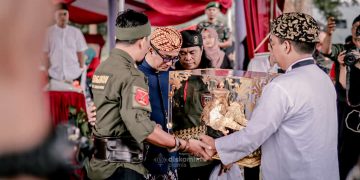 Kirab Mahkota Binokasih