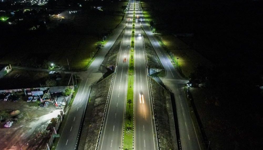 Lampu penerangan jalan umum