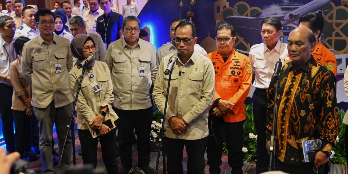 Posko Pusat Angkutan Lebaran Terpadu 2024 diresmikan Menteri Perhubungan Budi Karya Sumadi. Menhub resmi membuka Posko Pusat di Kantor Pusat Kementerian Perhubungan, Jakarta, Rabu (3/4) pagi.