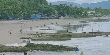 Hari pertama Lebaran, wisata pantai di Cisolok Sukabumi