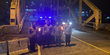 Polsek Ibun Polresta Bandung melakukan patroli malam pada Sabtu tanggal 20 April 2024.