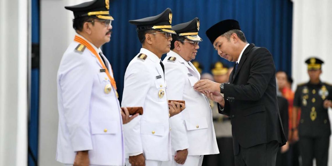 Tiga pejabat kepala daerah di Jabar dilantik Sabtu (20/4/2024) oleh Penjabat Gubernur Jawa Barat Bey Machmudin.