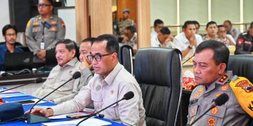 Menteri Perhubungan, Budi Karya Sumadi mengapresiasi kolaborasi yang terjalin baik antara Pemerintah Pusat, Pemerintah Daerah, TNI/Polri, serta berbagai pihak dalam mengamankan dan mempersiapkan Angkutan Lebaran 2024.