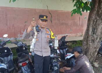 Polsek Cikelet Polres Garut razia kendaraan yang menggunakan knalpot tidak sesuai standar alias brong.