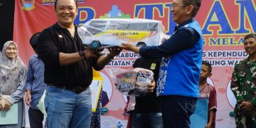 Sentra kerajinan mainan mobil dan perahu di Kecamatan Kedungwaringin Kabupaten Bekasi topang ekonomi warga.