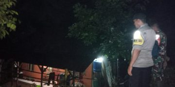 Longsor menimpa satu rumah yang dihuni tiga kepala keluarga di Kecamatan Sindangkasih Kabupaten Ciamis Kamis (25/4/2024).