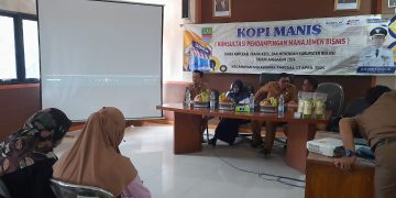 Pelaku Usaha Mikro, Kecil dan Menengah (UMKM) di Kecamatan Sukawangi berkesempatan mengikuti kegiatan Konsultasi Pendampingan Manajemen Bisnis (Kopi Manis) yang diinisiasi Dinas Koperasi Usaha Kecil dan Menengah (KUKM) Kabupaten Bekasi. Foto Arif Tiarno