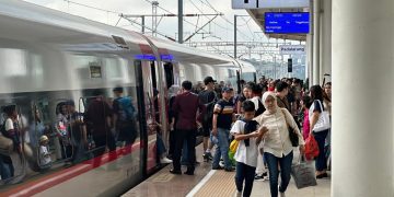 Kereta Cepat Whoosh angkut 222.309 penumpang selama periode Angkutan Lebaran 2024 dengan jumlah penumpang tertinggi mencapai hingga 21.500 penumpang per hari.