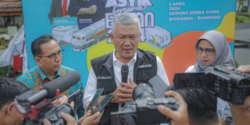 Penjabat Wali Kota Bandung, Bambang Tirtoyuliono mengajak masyarakat serta wisatawan untuk bersama-sama menjaga kebersihan, ketertiban, dan keindahan Kota Bandung. (FOTO: Humas Kota Bandung)