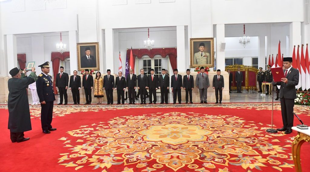 Presiden Jokowi melantik TNI Mohamad Tonny Harjono sebagai KSAU, Jumat (05/04/2024), di Istana Negara, Jakarta. (Foto: Humas Setkab/Jay) Read more: https://setkab.go.id/presiden-jokowi-lantik-tonny-harjono-jadi-ksau/