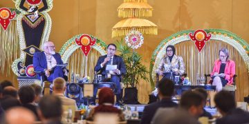 Negara Asean telah berkomitmen manfaatkan EBT atau energi baru dan terbarukan, kata Sekretaris Jenderal Kementerian Energi dan Sumber Daya Mineral (ESDM) Dadan Kusdiana.