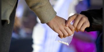 Aksi penyelundupan narkoba jenis sabu yang dikendalikan seorang tahanan kejaksaan di Pengadilan Negeri Bandung, Jawa Barat, berhasil digagalkan.