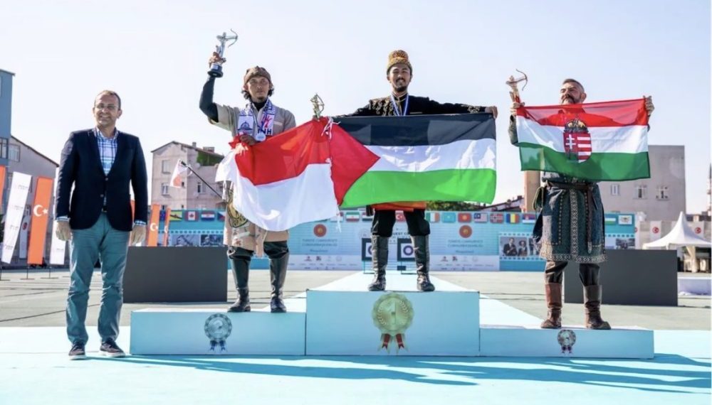 Mutasar bin Hasbi dan Achmad Syahrul Umam Cetak Prestasi Dunia Berkuda Memanah 12th Fetih Kupasi Conquest Cup