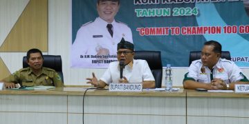 Sukses administrasi itu penting, kata Bupati Bandung Dadang Supriatna saat memberikan arahan pada kegiatan Capacity Building Pengurus KONI Kabupaten Bandung di Tribun Barat Stadion Si Jalak Harupat, Senin (6/1/2024).