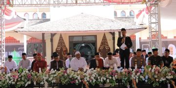 Bupati Bandung sosialisasikan 13 program prioritas kepada masyarakat luas kepada ribuan masyarakat atau jemaah di Masjid Agung Majalaya Kabupaten Bandung.