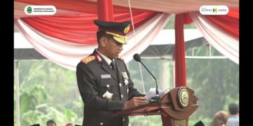 Kapolda Jabar Irjen Pol. Akhmad Wiyagus pimpin peringatan Hari Kebangkitan Nasional Ke-116 di lapangan Paralayang, Kawasan Puncak, Kabupaten Bogor, Senin (20/5/2024).