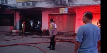 Peristiwa kebakaran menimpa sebuah minimarket di Gunung Putri, Kabupaten Bogor, Jawa Barat. Peristiwa kebakaran terungkap berawal dari aksi pembobolan mesin anjungan tunai mandiri (ATM), dilakukan komplotan perampok yang berhasil menggasak uang tunai Rp.500 juta.