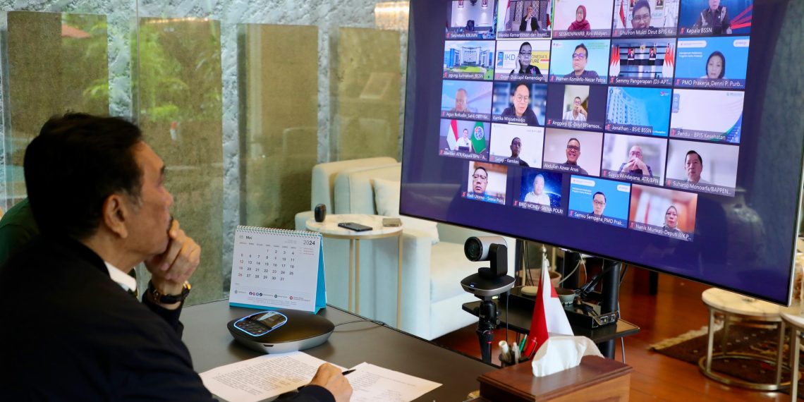 Menteri Koordinator Bidang Kemaritiman dan Investasi (Menko Marves), Luhut B. Pandjaitan pimpin Rakor Persiapan Peluncuran GovTech Indonesia pada Sabtu (25/05/2024).