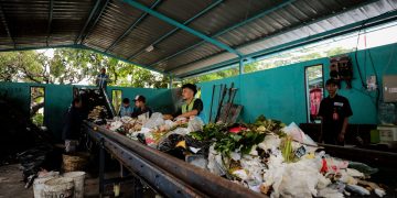 Pemkot) Bandung terapkan teknologi RDF dalam pengelolaan sampah atau teknologi Refuse Derived Fuel (RDF).