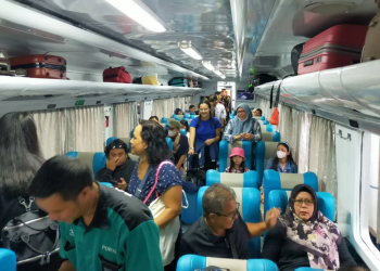 Penumpang KA naik 23% saat libur panjang Hari Raya Waisak, ungkap siaran pers PT Kereta Api Indonesia (Persero).