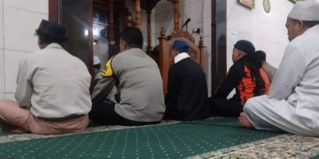Safari Subuh Bhabinkamtibmas Polda Jabar di berbagai daerah sebagai bagian dari merawat silaturahmi Polri dengan masyarakat.