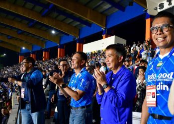 Semoga Persib berhasil juara, kata Penjabat Gubernur Jawa Barat Bey Machmudin. Bey menonton pertandingan pertemuan pertama final seri Championship BRI Liga 1 2023-2024, Persib Bandung melawan Madura United di Stadion Si Jalak Harupat, Kabupaten Bandung, Minggu (26/5/2024).